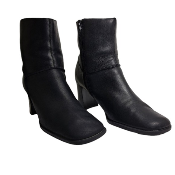 VINTAGE Women's Hillard & Hanson Black Leather Ankle Heel Boots Zip-Up 7 1/2 M - Picture 4 of 15
